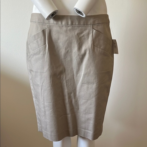 GAP Tan Knee-length Pencil Skirt - Picture 2 of 11